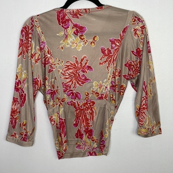 Y2K Hugo Boss 100% silk floral puff shoulder top - Picture 8 of 10